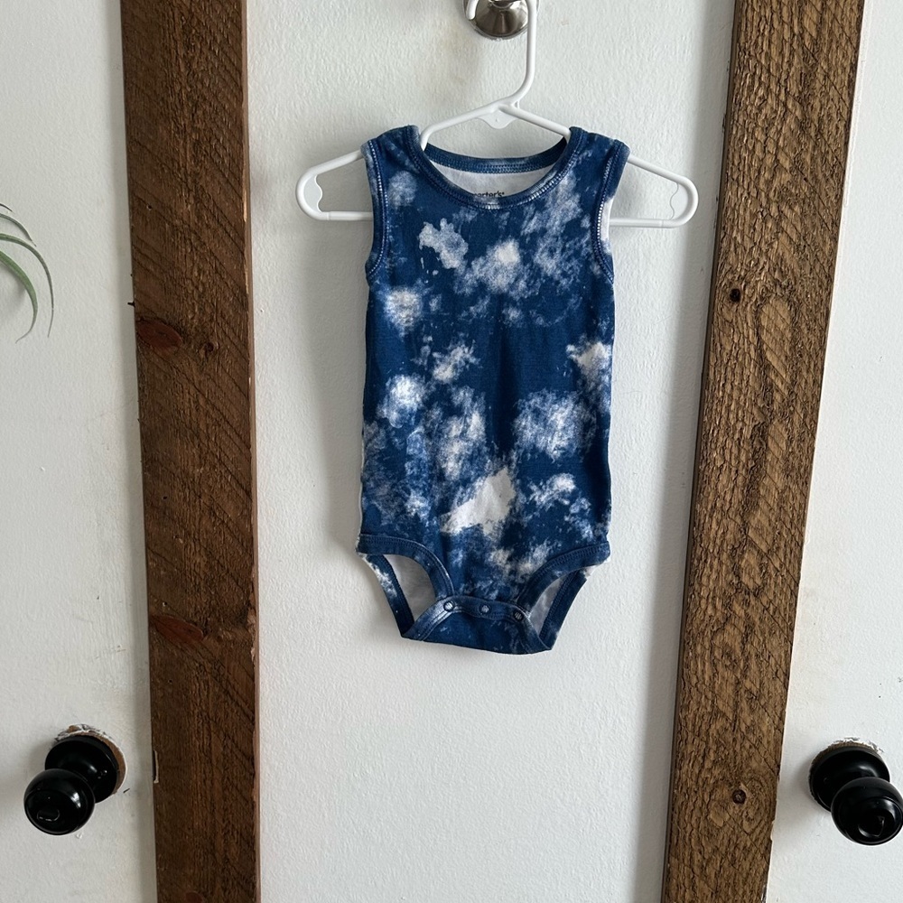 5/$15 Carter’s Tie Dye One Piece Bodysuit 12 months baby boy like new